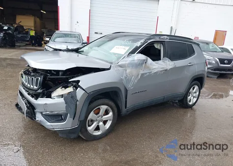 2018 Jeep Compass Latitude 4X4 from USA, damaged, VIN 3C4NJDBB2JT162614